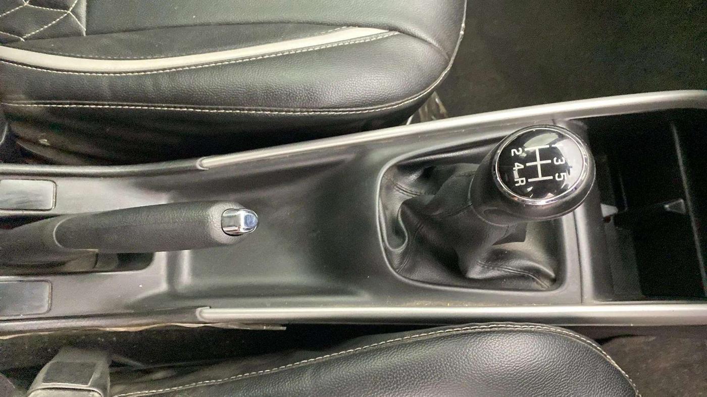 2017 Maruti Baleno ZETA PETROL 1.2, Petrol, Manual, 79,145 km, Gear Lever
