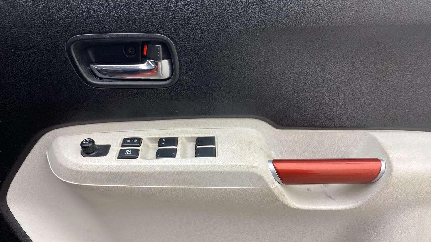 2018 Maruti IGNIS DELTA 1.2, Petrol, Manual, 50,882 km, Driver Side Door Panels Control