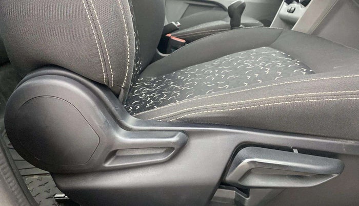 2023 Tata Tiago XT PETROL, Petrol, Manual, 21,519 km, Driver Side Adjustment Panel