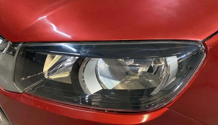 2017 Maruti Vitara Brezza VDI (O), Diesel, Manual, 62,099 km, Left headlight - Clamp has minor damage