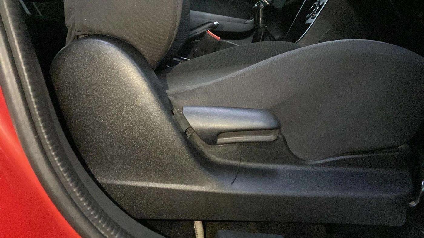 2017 Maruti Vitara Brezza VDI (O), Diesel, Manual, 62,125 km, Driver Side Adjustment Panel