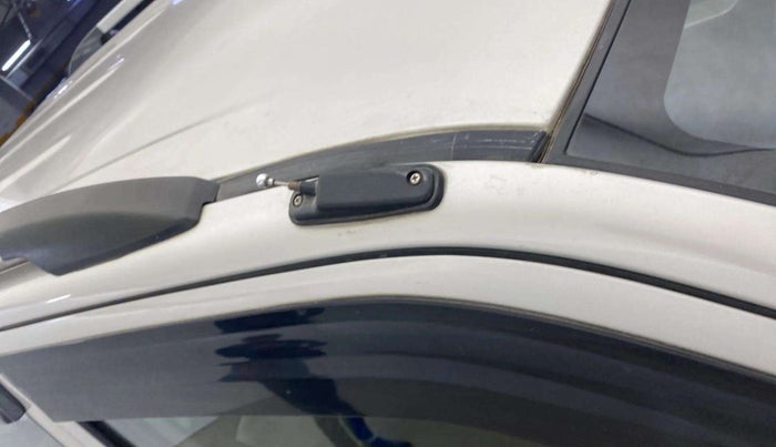 2013 Maruti Wagon R 1.0 LXI CNG, CNG, Manual, 78,548 km, Right A pillar - Slightly dented