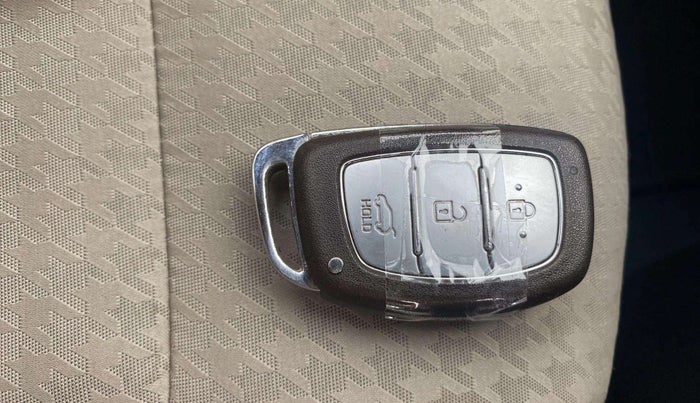 2018 Hyundai Elite i20 ASTA 1.2 (O), Petrol, Manual, 38,239 km, Key Close Up