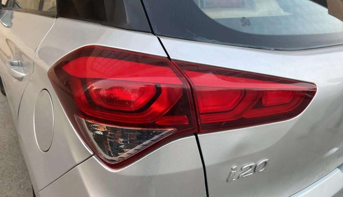 2016 Hyundai Elite i20 MAGNA 1.2, Petrol, Manual, 71,254 km, Dicky (Boot door) - Minor scratches