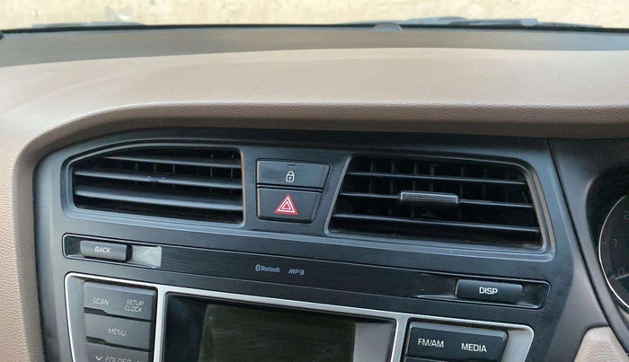 2016 Hyundai Elite i20 MAGNA 1.2, Petrol, Manual, 71,254 km, AC Unit - Front vent has minor damage