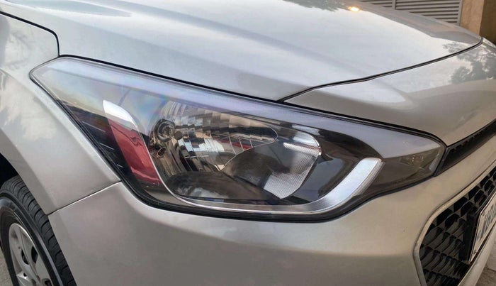 2016 Hyundai Elite i20 MAGNA 1.2, Petrol, Manual, 71,254 km, Right headlight - Minor scratches