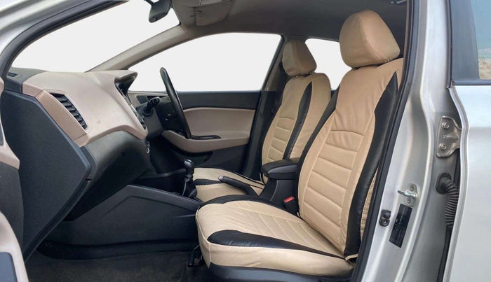 2016 Hyundai Elite i20 MAGNA 1.2, Petrol, Manual, 71,254 km, Right Side Front Door Cabin