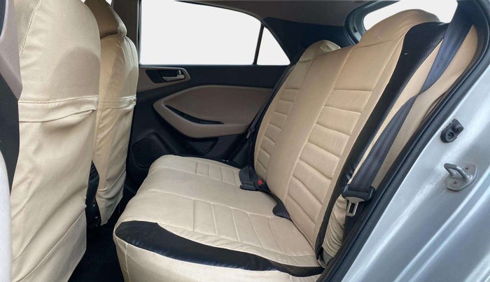 2016 Hyundai Elite i20 MAGNA 1.2, Petrol, Manual, 71,254 km, Right Side Rear Door Cabin