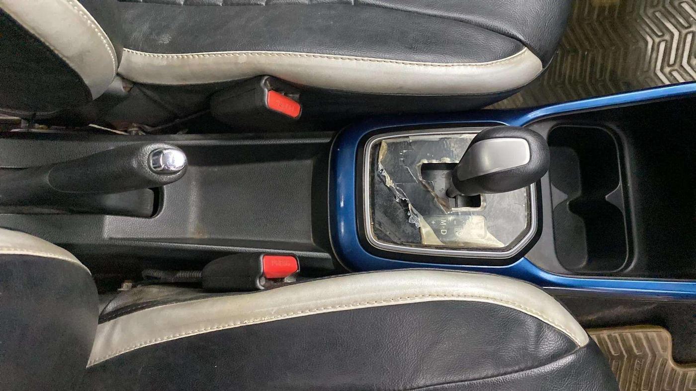 2017 Maruti IGNIS DELTA 1.2 AMT, Petrol, Automatic, 84,812 km, Gear Lever