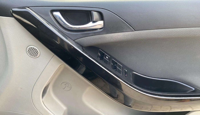 2019 Tata NEXON XZ PLUS DIESEL, Diesel, Manual, 95,209 km, Driver Side Door Panels Control