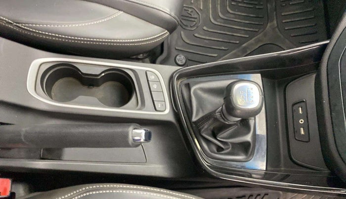 2019 MG HECTOR SHARP HYBRID 1.5 PETROL, Petrol, Manual, 37,557 km, Gear Lever
