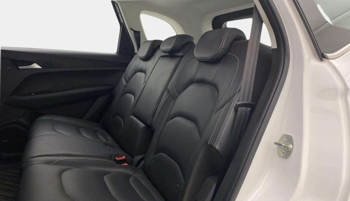 2019 MG HECTOR SHARP HYBRID 1.5 PETROL, Petrol, Manual, 37,557 km, Right Side Rear Door Cabin