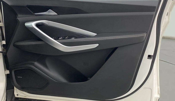 2019 MG HECTOR SHARP HYBRID 1.5 PETROL, Petrol, Manual, 37,557 km, Driver Side Door Panels Control