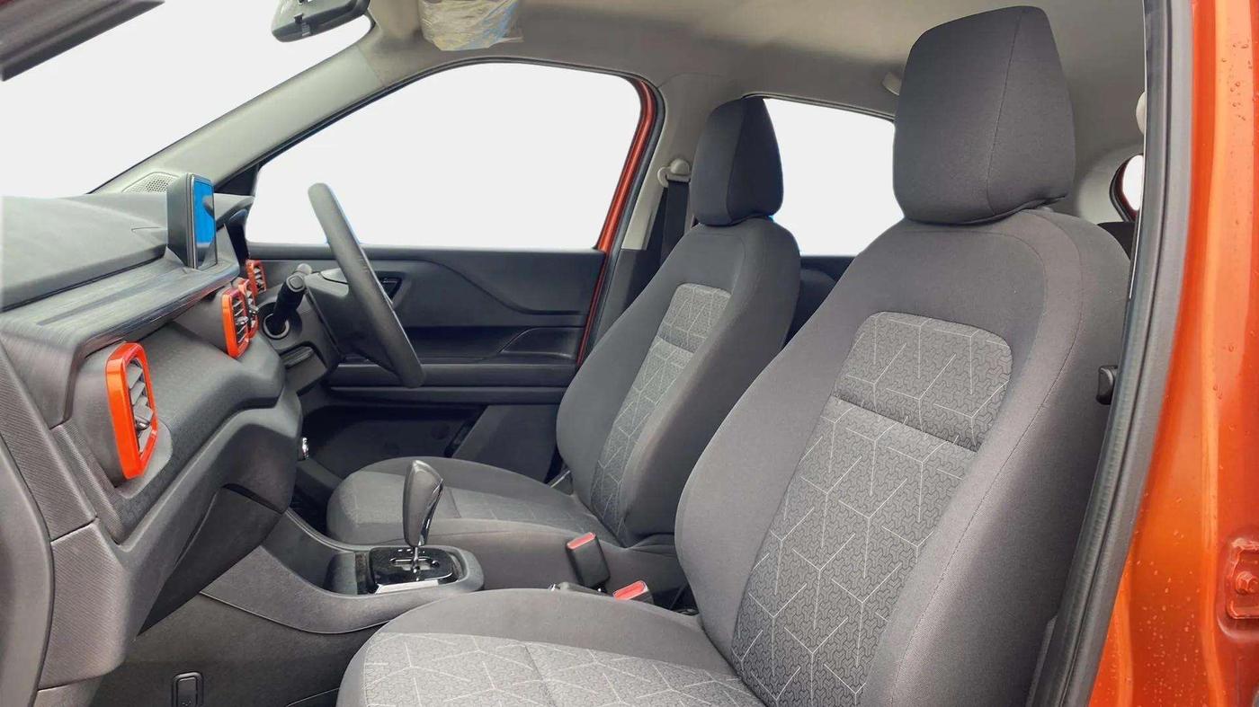 2022 Tata PUNCH ADVENTURE AMT, Petrol, Automatic, 14,944 km, Right Side Front Door Cabin