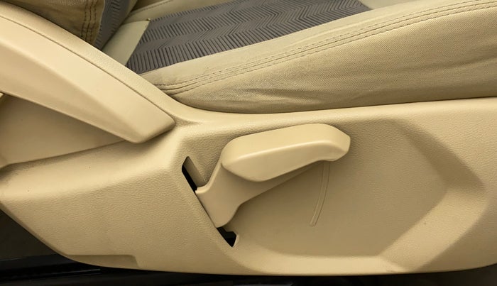 2017 Ford Figo Aspire 1.5 TITANIUM DIESEL, Diesel, Manual, 91,564 km, Driver Side Adjustment Panel