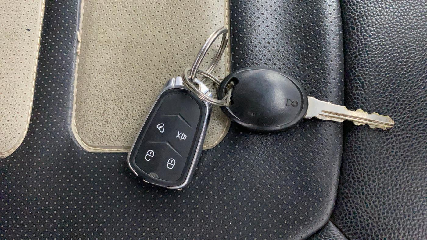 2015 Tata Bolt XM REVOTRON, Petrol, Manual, 61,167 km, Key Close Up