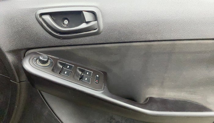 2015 Tata Bolt XM REVOTRON, Petrol, Manual, 61,167 km, Driver Side Door Panels Control