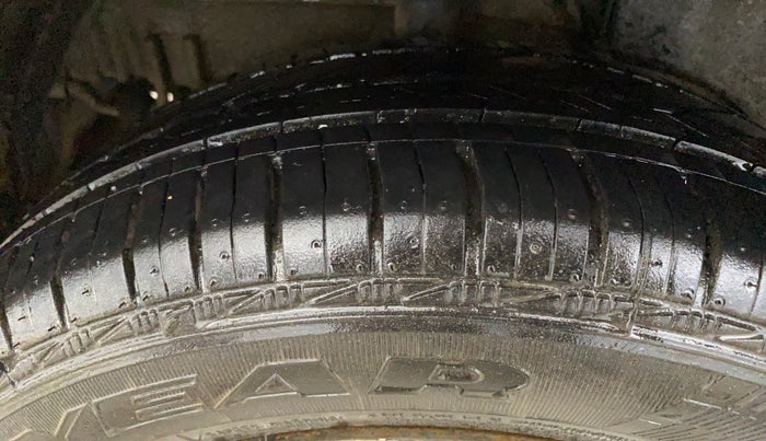 2015 Tata Bolt XM REVOTRON, Petrol, Manual, 61,167 km, Right Rear Tyre Tread