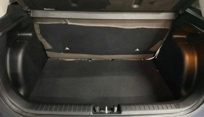 2020 Hyundai VENUE S 1.2, Petrol, Manual, 34,494 km, Boot Inside