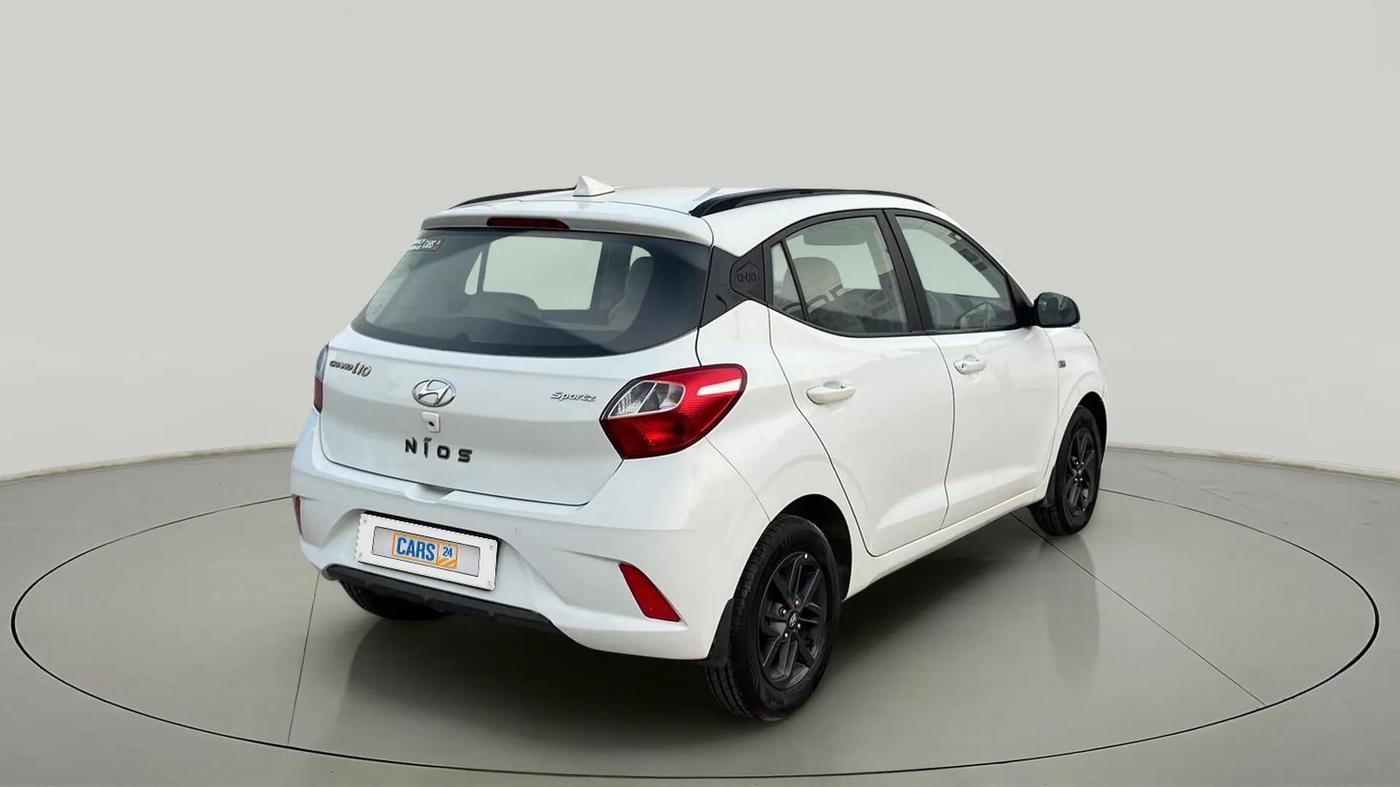 2020 Hyundai GRAND I10 NIOS SPORTZ AMT 1.2 KAPPA VTVT, Petrol, Automatic, 49,195 km, Right Back Diagonal