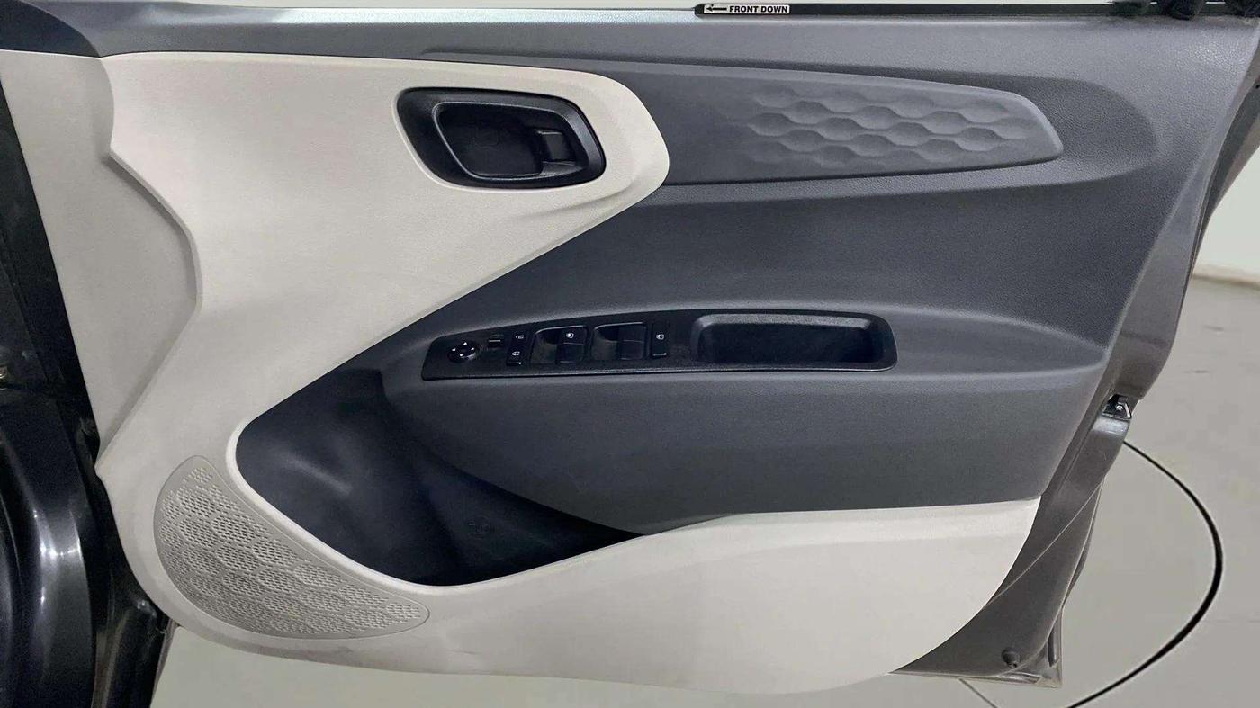 2020 Hyundai AURA S 1.2 CNG, CNG, Manual, 78,245 km, Driver Side Door Panels Control