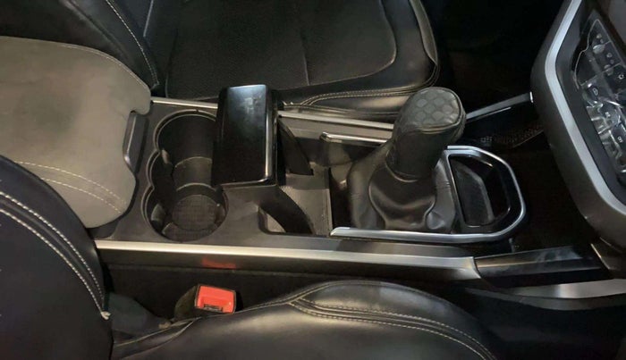 2019 Tata Harrier XT 2.0L KRYOTEC, Diesel, Manual, 59,219 km, Gear Lever