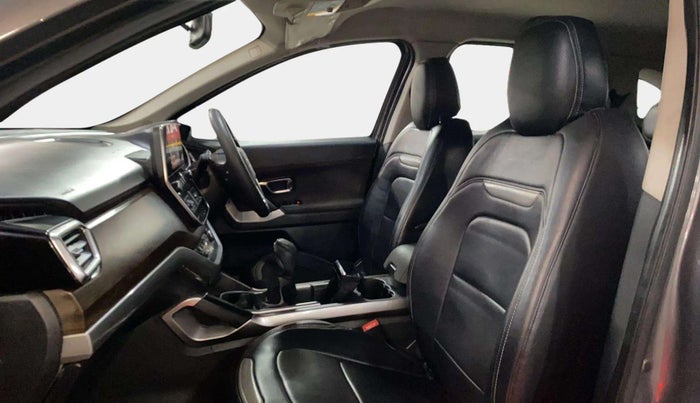 2019 Tata Harrier XT 2.0L KRYOTEC, Diesel, Manual, 59,219 km, Right Side Front Door Cabin