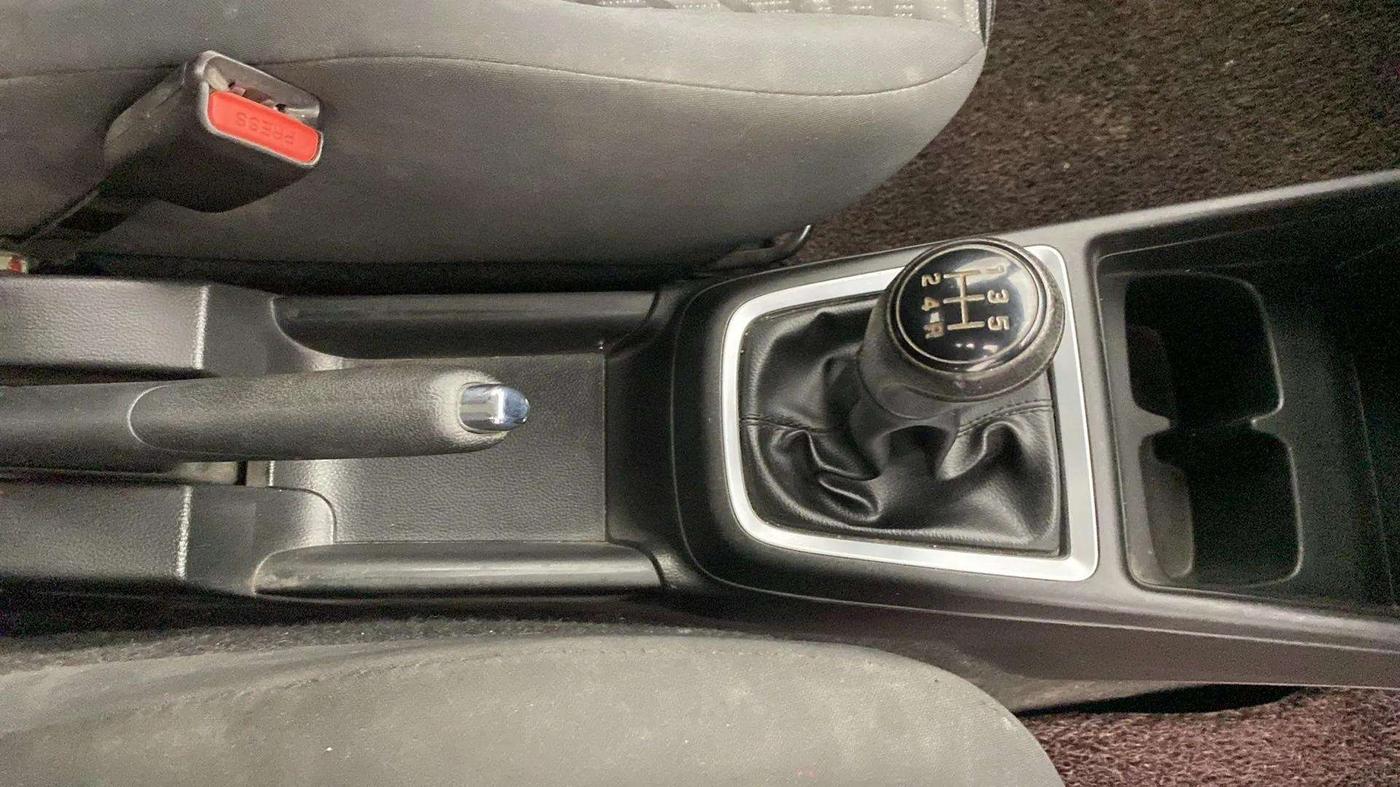 2018 Maruti Swift VXI, Petrol, Manual, 69,275 km, Gear Lever