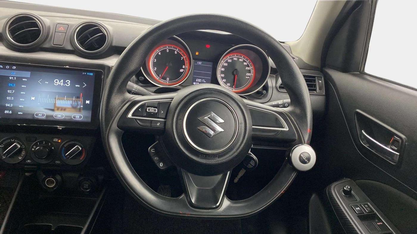 2018 Maruti Swift VXI, Petrol, Manual, 69,275 km, Steering Wheel Close Up