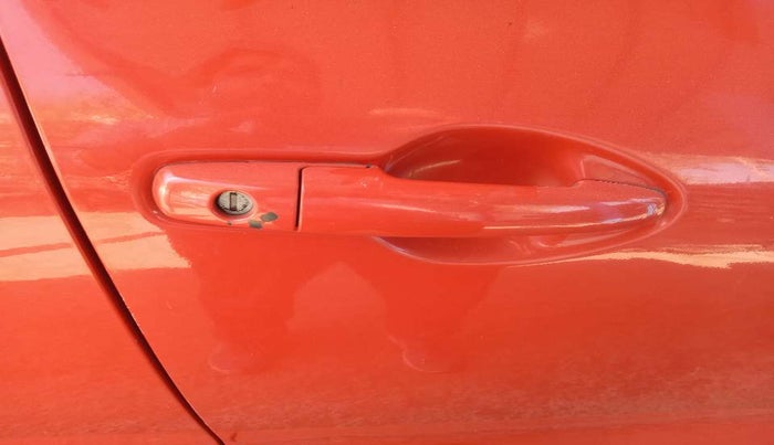 2018 Maruti Swift VXI, Petrol, Manual, 69,275 km, Driver-side door - Paint minor damage