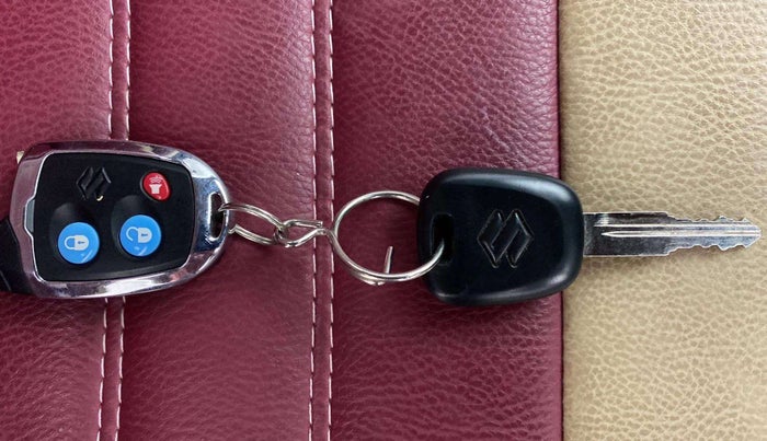 2017 Maruti Alto K10 VXI, Petrol, Manual, 99,457 km, Key Close Up