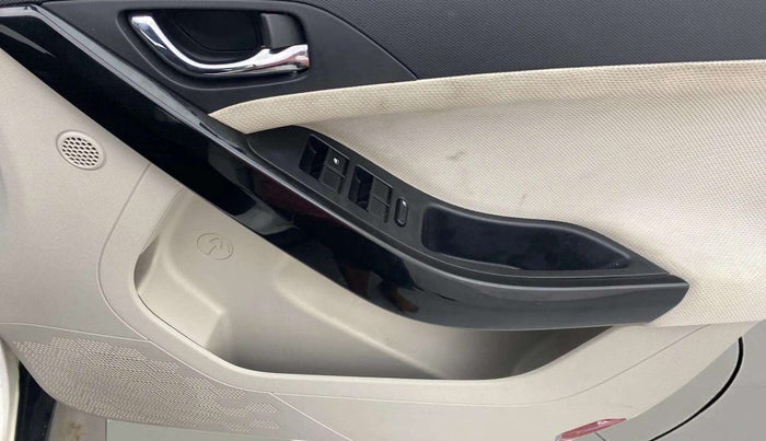 2020 Tata NEXON XZA PLUS SUNROOF PETROL, Petrol, Automatic, 26,041 km, Driver Side Door Panels Control
