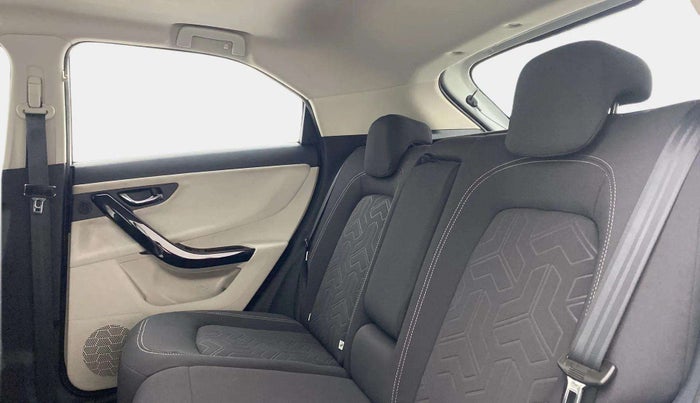 2020 Tata NEXON XZA PLUS SUNROOF PETROL, Petrol, Automatic, 26,041 km, Right Side Rear Door Cabin