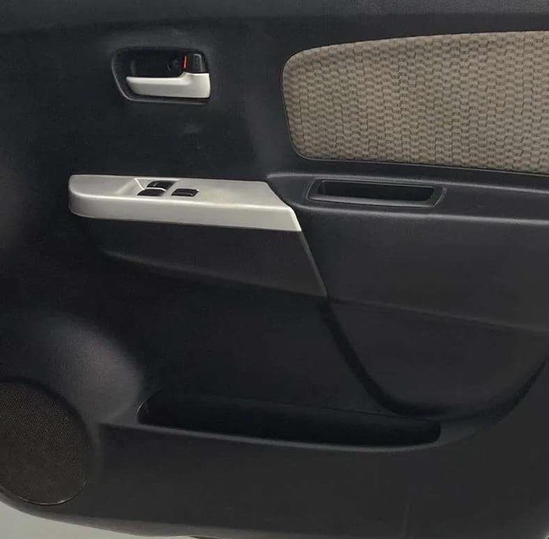 2016 Maruti Wagon R 1.0 LXI, Petrol, Manual, 47,831 km, Driver Side Door Panels Control