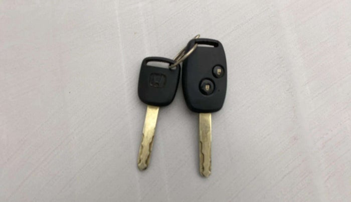 2015 Honda Brio S MT, Petrol, Manual, 80,180 km, Key Close Up