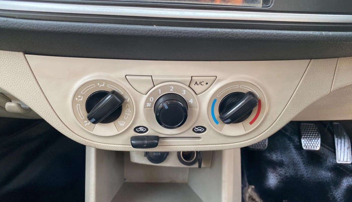 2020 Maruti Alto VXI PLUS, Petrol, Manual, 46,840 km, AC Unit - Directional switch has minor damage