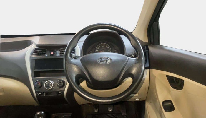 2017 Hyundai Eon ERA +, Petrol, Manual, 51,044 km, Steering Wheel Close Up