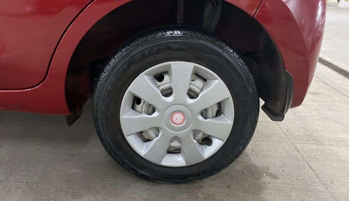 2019 Hyundai NEW SANTRO MAGNA CNG, CNG, Manual, 64,128 km, Left rear tyre - Tyre dimensions are different from each other