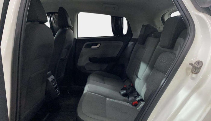 2020 Tata ALTROZ XZ PETROL, Petrol, Manual, 30,197 km, Right Side Rear Door Cabin