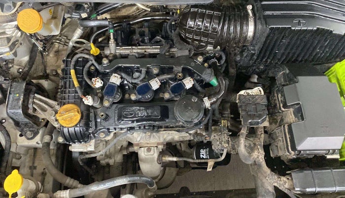 2020 Tata ALTROZ XZ PETROL, Petrol, Manual, 30,197 km, Open Bonet
