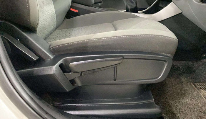 2020 Tata ALTROZ XZ PETROL, Petrol, Manual, 30,197 km, Driver Side Adjustment Panel