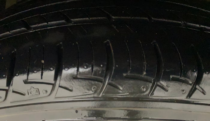 2019 Maruti Ciaz DELTA 1.5 SHVS MT PETROL, Petrol, Manual, 41,616 km, Left Front Tyre Tread