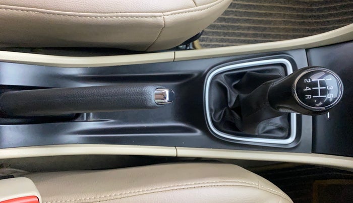 2019 Maruti Ciaz DELTA 1.5 SHVS MT PETROL, Petrol, Manual, 41,616 km, Gear Lever