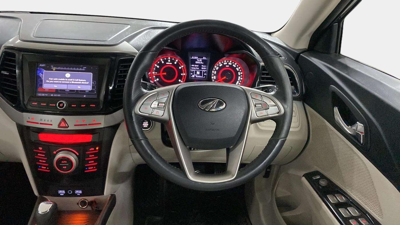 2021 Mahindra XUV300 W8 (O) 1.2 PETROL AMT, Petrol, Automatic, 48,417 km, Steering Wheel Close Up