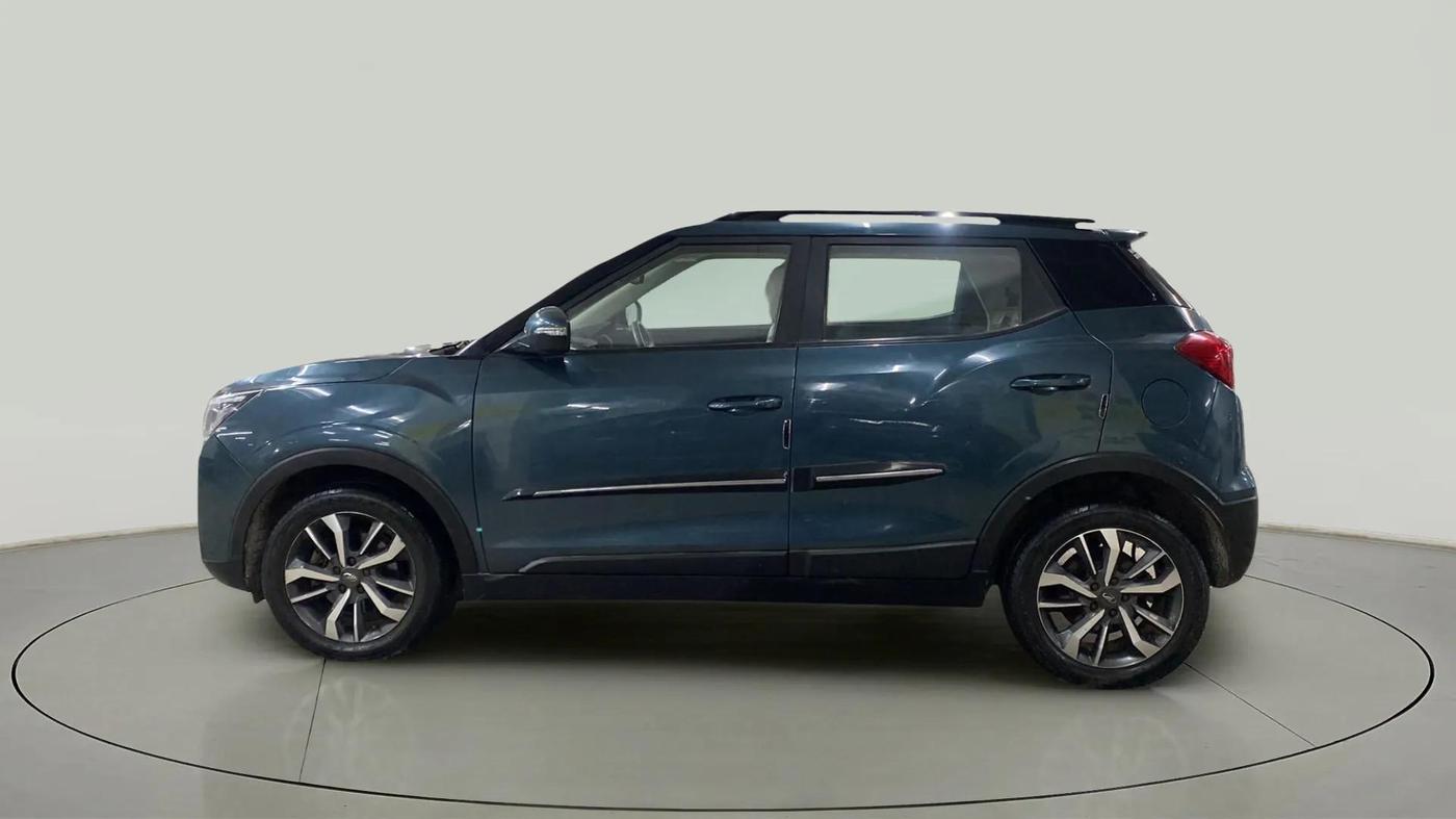2021 Mahindra XUV300 W8 (O) 1.2 PETROL AMT, Petrol, Automatic, 48,417 km, Left Side