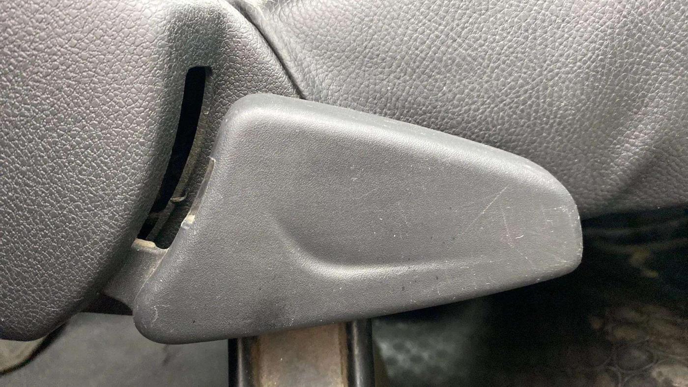 2016 Renault Kwid STD, Petrol, Manual, 62,089 km, Driver Side Adjustment Panel