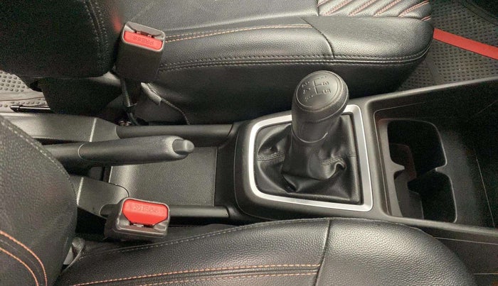 2021 Maruti Swift LXI, Petrol, Manual, 38,423 km, Gear Lever