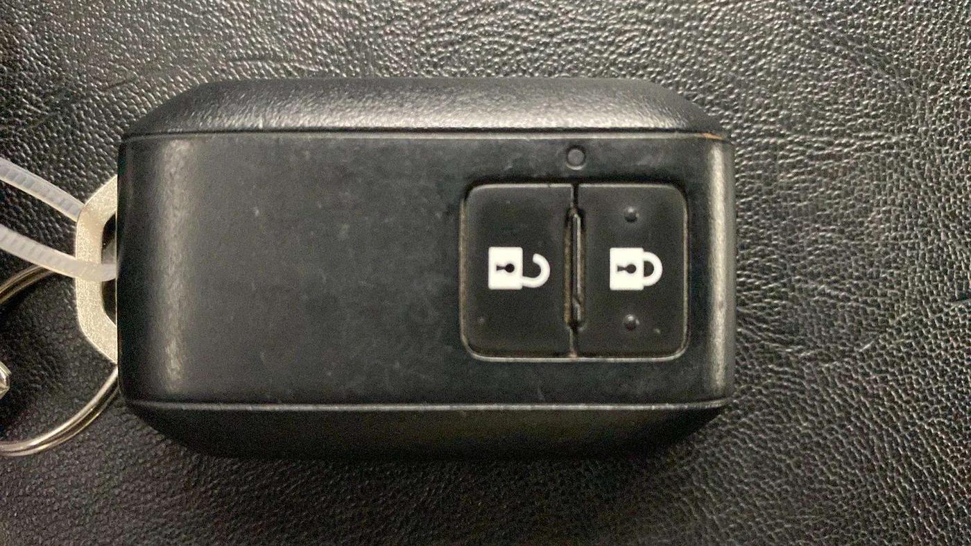 2019 Maruti Swift ZXI AMT, Petrol, Automatic, 15,653 km, Key Close Up