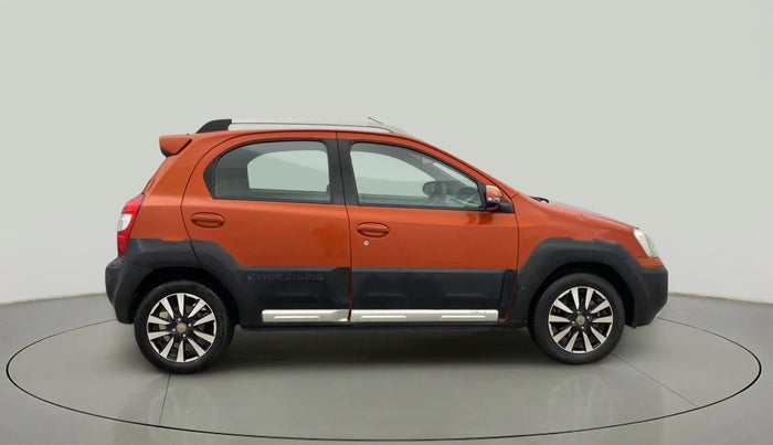 2015 Toyota Etios CROSS 1.2 G, Petrol, Manual, 33,841 km, Right Side View