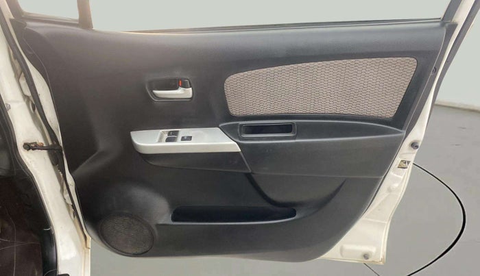 2014 Maruti Wagon R 1.0 LXI, Petrol, Manual, 82,245 km, Driver Side Door Panels Control